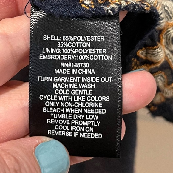 Embroidered Navy Floral Dress – ECI New York (Size 14) - Picture 8 of 12